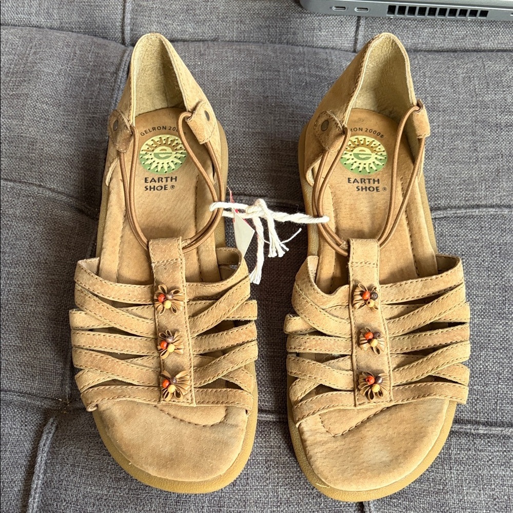 Earth Shoe Women's Tan Strappy Suede Sandals